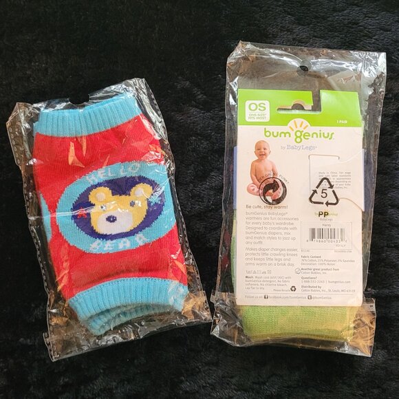 ❄️ 2pk Crawling/Knee Protection Socks - Picture 2 of 2